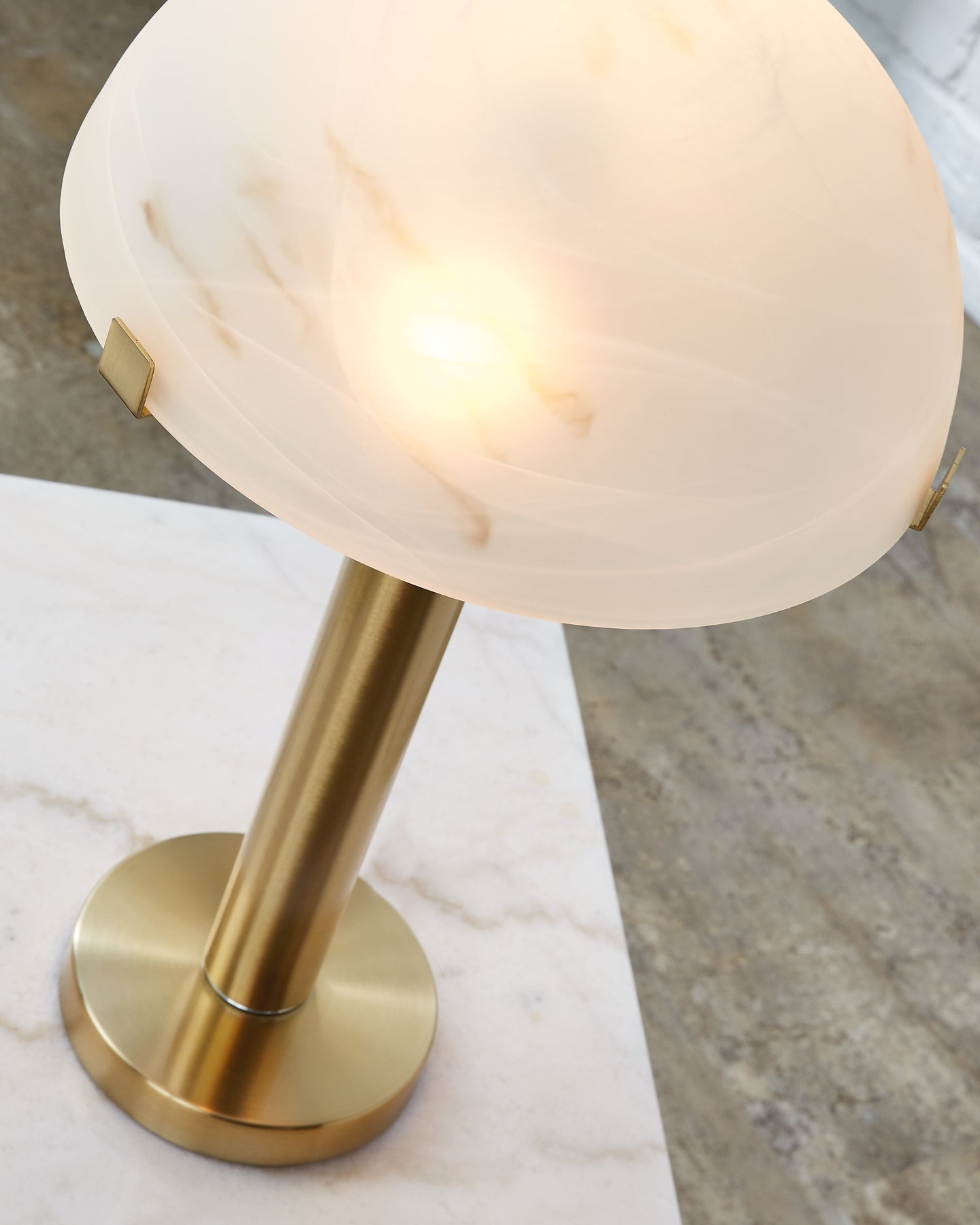 Tobbinsen Metal Table Lamp (1/CN)